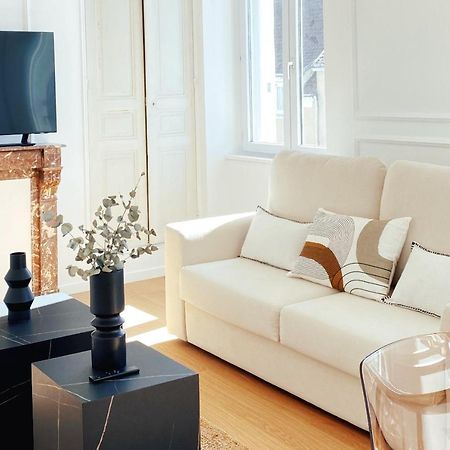 Le Haussmann ⸱ Stationnement Gratuit ⸱ Fibre Lägenhet Déols Exteriör bild