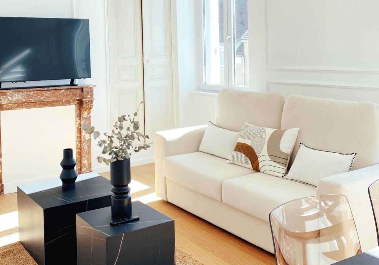 Le Haussmann ⸱ Stationnement Gratuit ⸱ Fibre Lägenhet Déols Exteriör bild